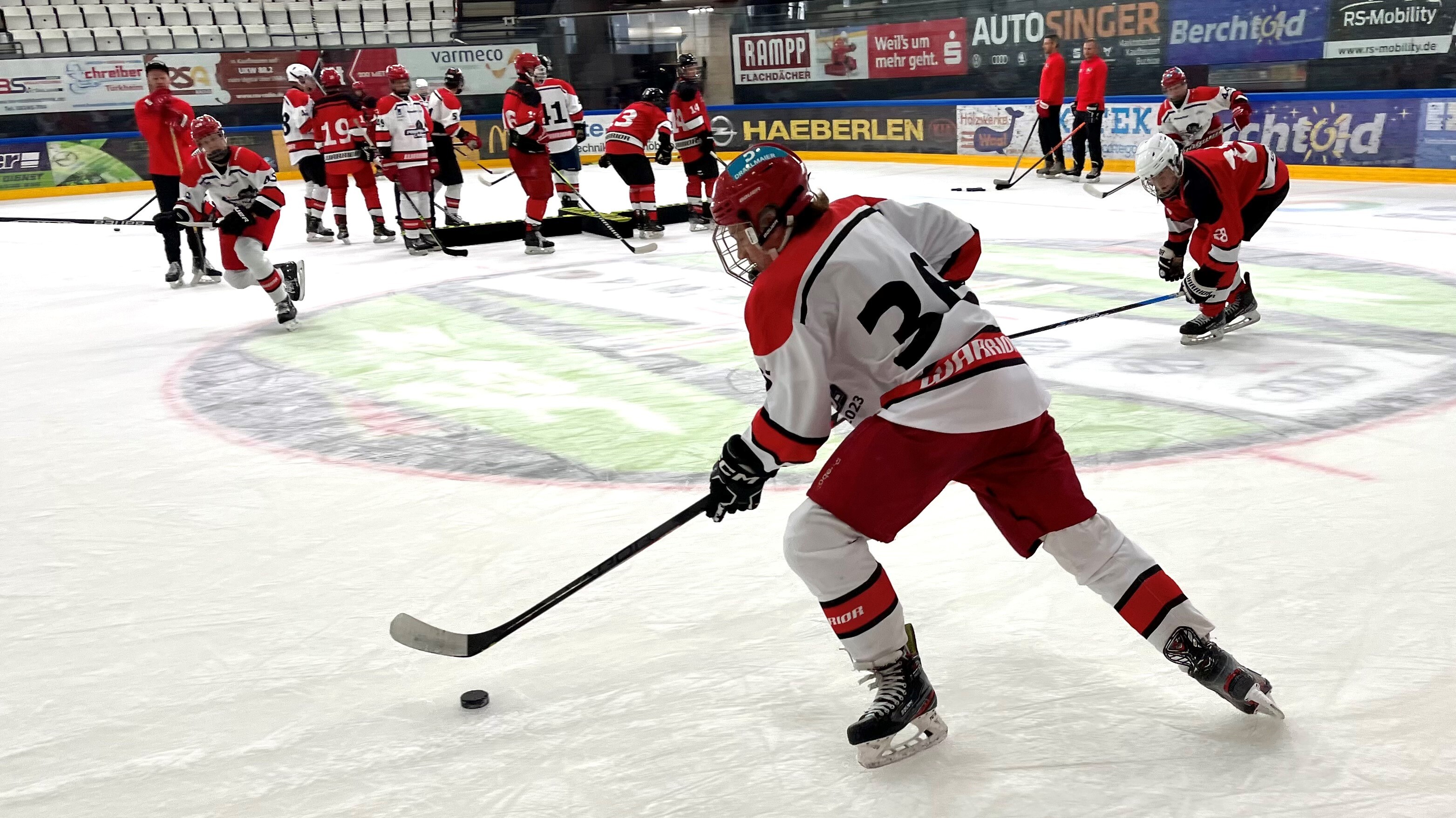 Deutsche Eishockey Jugend trainiert in Kaufbeuren Das DEL2 Camp 2023 Allgäu TV